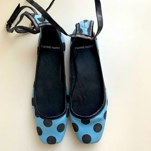 Pierre Hardy size 5 lt. blue / Blk polka dot flat